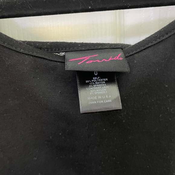 Black top with ¾ arms and cute lacy back - Picture 3 of 3